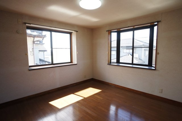 【洋室】 | 小金町2丁目貸家