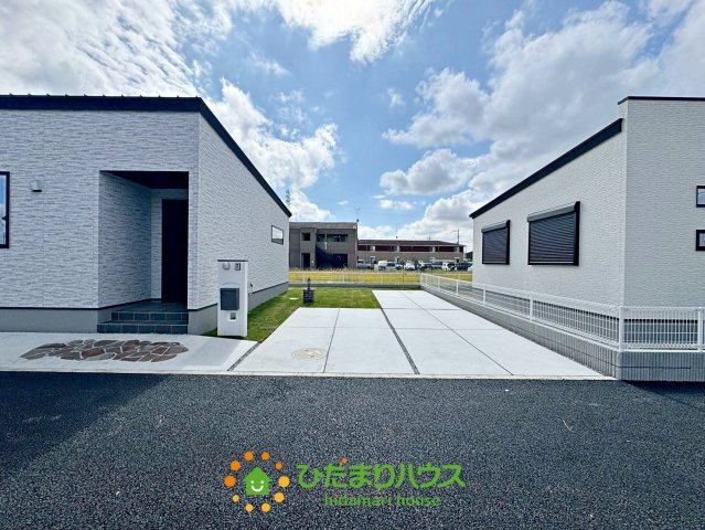 加須市上三俣1期　新築一戸建て　04　ピュアガーデンの駐車場|2025/10/5 撮影
