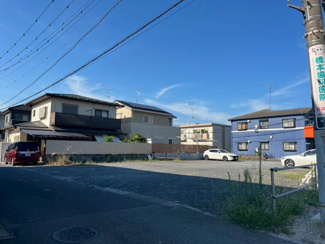 【前面道路含む現地写真】