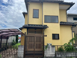 【外観】 | 「小絹駅」徒歩6分の好立地！近くに商業施設あり！