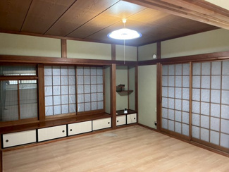 【和室】 | 「小絹駅」徒歩6分の好立地！近くに商業施設あり！