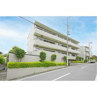 【外観】 | 鉄筋コンクリート造のがっちりとした建物。