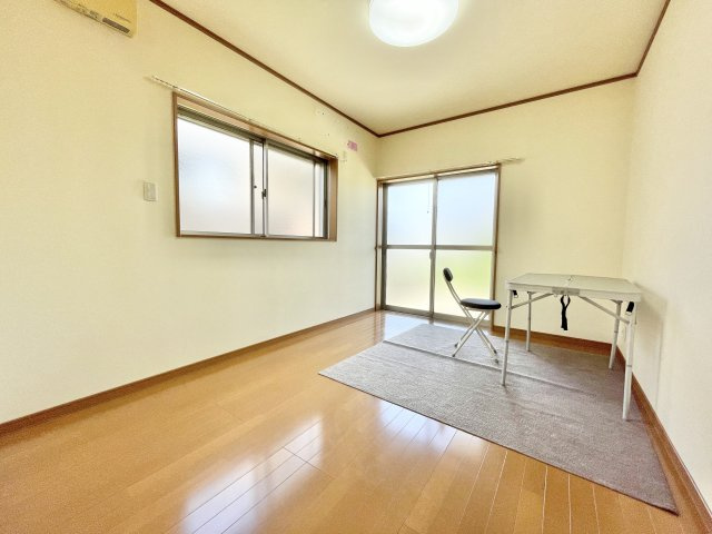 交野市倉治6丁目　中古一戸建ての洋室|個人の部屋や寝室として使える洋室です