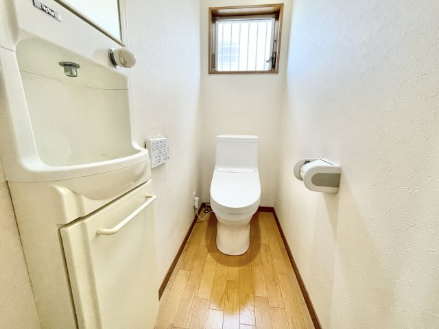 交野市倉治6丁目　中古一戸建てのトイレ|ゆったりとした空間のトイレです