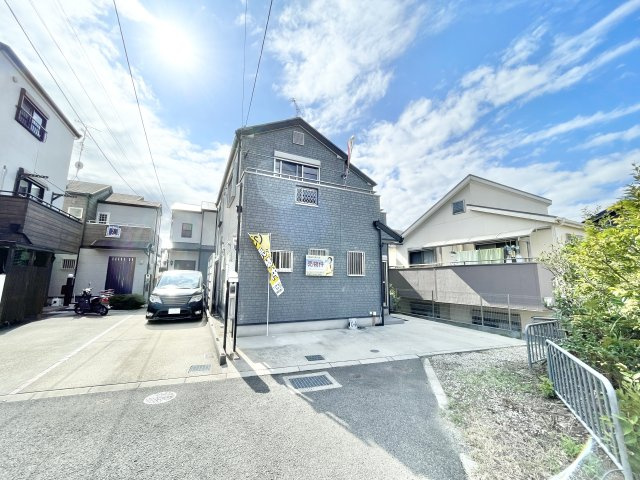 交野市倉治6丁目　中古一戸建ての前面道路含む現地写真|前面道路含む現地写真です