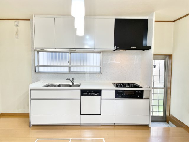 交野市倉治6丁目　中古一戸建てのキッチン|コンパクトなキッチンで掃除もラクラク