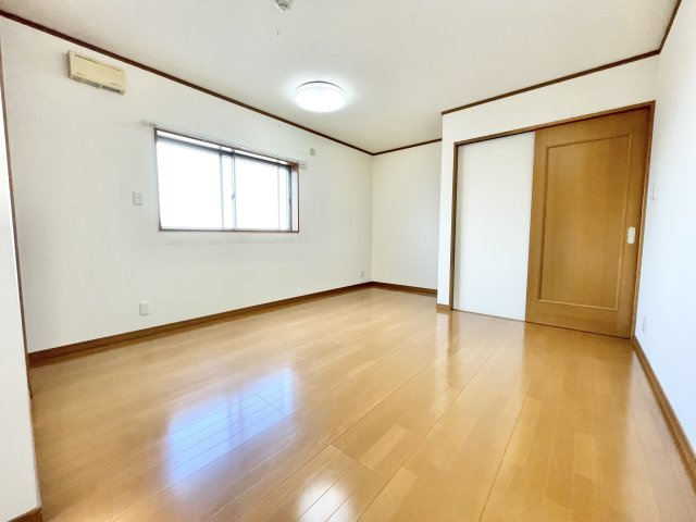 交野市倉治6丁目　中古一戸建ての子供部屋|お子さんと一緒に遊べます