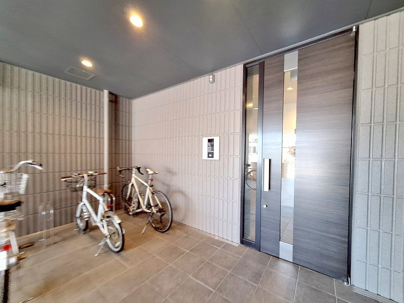 Ｊ. Ｒ．ｈｉｌｌ　ジェイアールヒルのエントランス