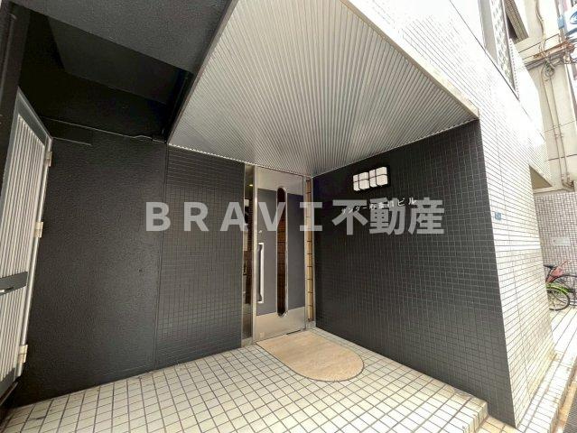 サンダー心斎橋ビル　BRAVI不動産のエントランス|【サンダー心斎橋ビル】