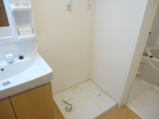 コモド　ピノⅢのその他|洗濯機置場