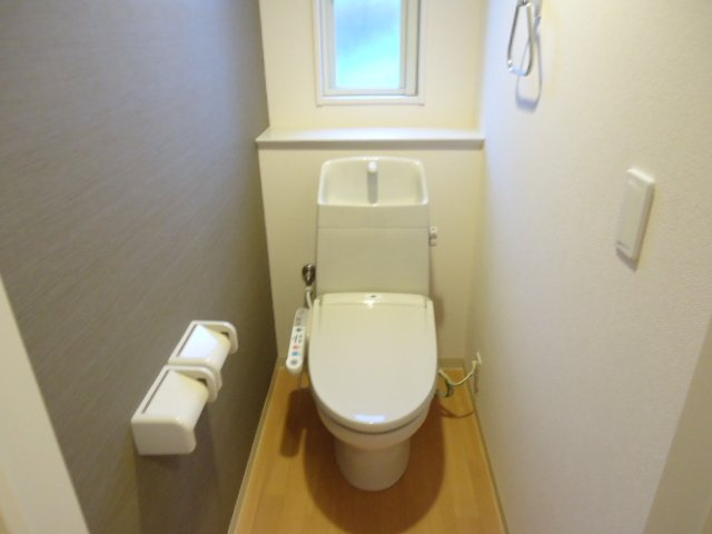 コモド　ピノⅢのトイレ|シャワー付トイレ