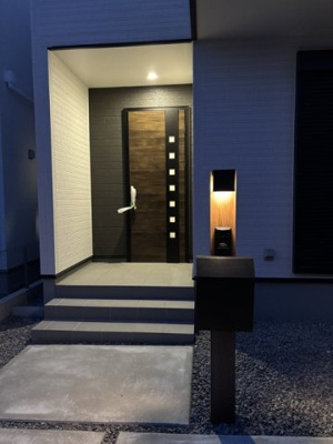 【玄関】 | リーブルガーデン岡崎255下和田町　3号棟