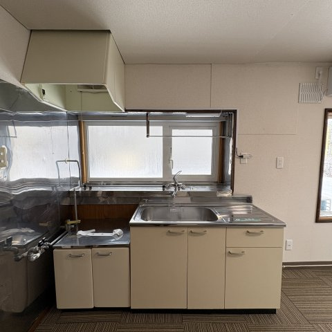 室蘭市港北町1丁目19-12戸建のキッチン