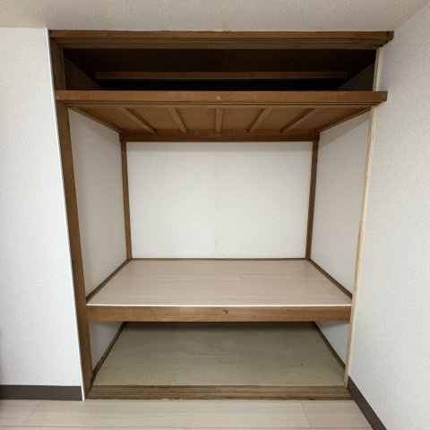 室蘭市港北町1丁目19-12戸建の収納