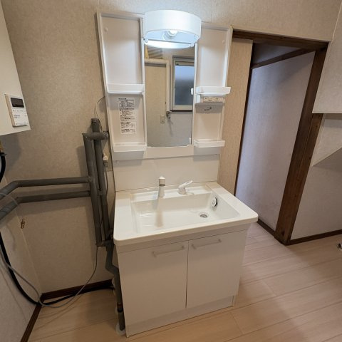 室蘭市港北町1丁目19-12戸建の洗面所