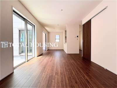 【居間・リビング】 | 国立市西1丁目　新築戸建　全1棟