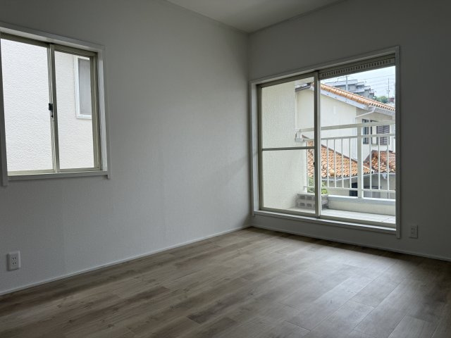 垂水区桃山台７丁目戸建の洋室