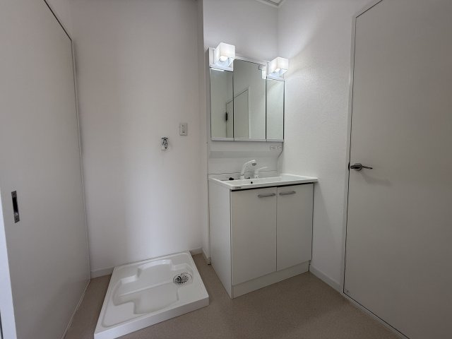 垂水区桃山台７丁目戸建の独立洗面台