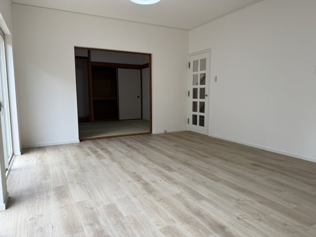 垂水区桃山台７丁目戸建の居間・リビング