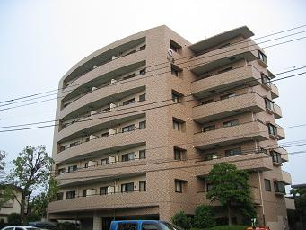 【外観】 | 朝日パリオ国分寺 | 東南角部屋のため、採光・通風良好です。