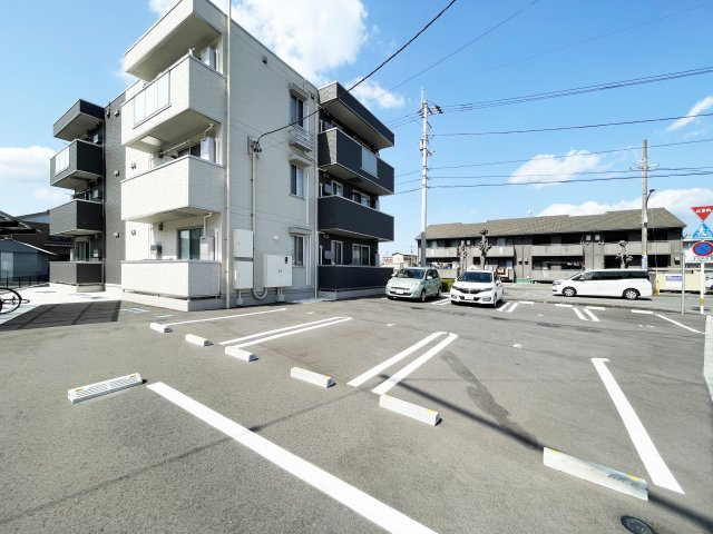 エル・ソル南庄町の駐車場