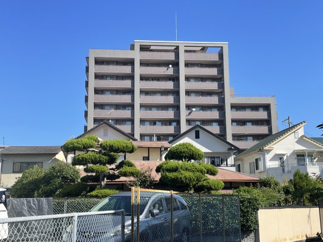 ルミナス五日市プレジールの外観|周辺から見たマンションです。