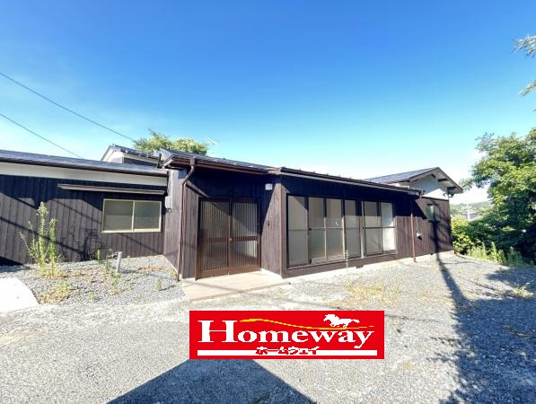 【外観】 | 仲介手数料無料！藤山小学校に通えるリフォーム済み中古住宅　宇部市上条５丁目 | かわいいお家になって誕生しました