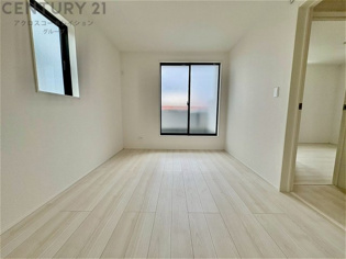 リラックスできるプライベート空間で、快適な睡眠をサポート。個人の好みに合わせたインテリアや寝具で心地良さを追求。プライベートな時間を過ごし、リフレッシュする場所におすすめです。
