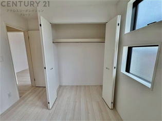 衣類やアクセサリー、小物類の収納が便利で整理整頓がしやすく、部屋の美観を保ちつつ、スペースを最大限に活用できます。衣服のしわやダメージを防ぎ、長持ちさせることができます。