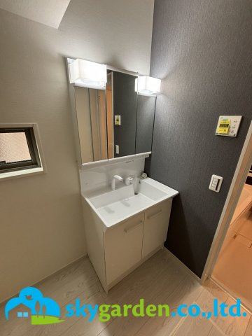 平塚市袖ケ浜3期　新築戸建　全1棟1号棟の独立洗面台