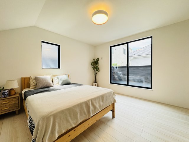 【寝室】 | 松戸市八ケ崎３丁目新築戸建【八ヶ崎第二小学校：4分】 | 8帖寝室