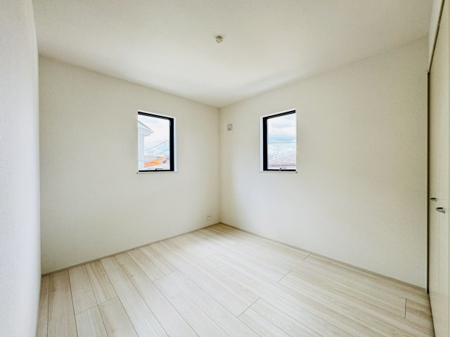 松戸市八ケ崎３丁目新築戸建【八ヶ崎第二小学校：4分】の洋室|5.78帖洋室