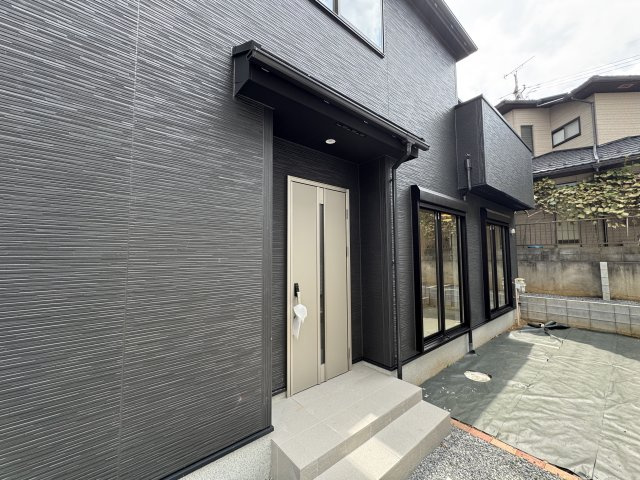 松戸市八ケ崎３丁目新築戸建【八ヶ崎第二小学校：4分】のエントランス|エントランス・玄関ポーチ