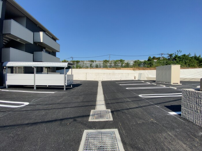 ボナール・三ツ石の駐車場