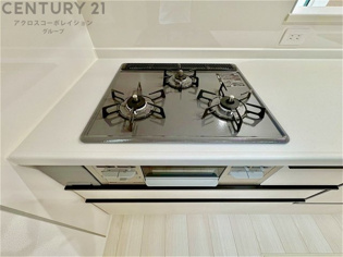 多数の調理器具を同時に使用でき、料理の効率化が可能。省エネで節約になり、様々な料理スタイルに適応できます。また、火力調整が独立しており、手入れや掃除もしやすく、今よりもっとお料理が楽しくなるかも。
