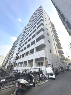 【外観】 | トップ・ルーム新宿公園第2 | 都営大江戸線「西新宿五丁目」駅徒歩５分の好立地