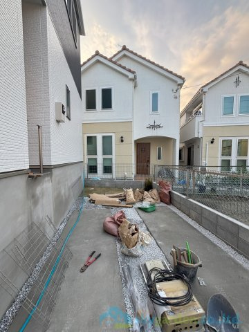 秦野市鶴巻南4期　新築戸建　全1棟1号棟の駐車場