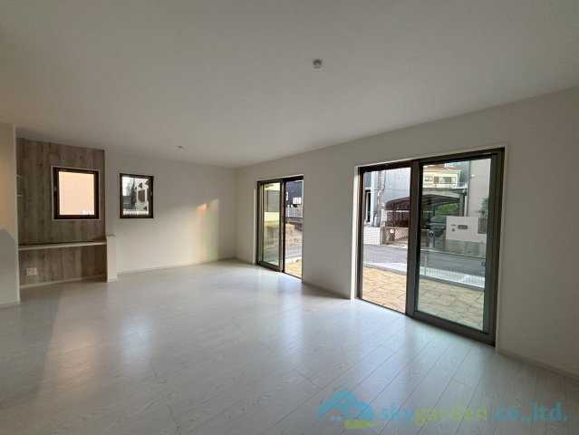 秦野市鶴巻南4期　新築戸建　全1棟1号棟の居間・リビング