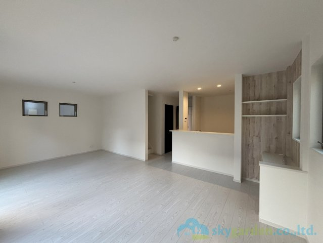 秦野市鶴巻南4期　新築戸建　全1棟1号棟の居間・リビング