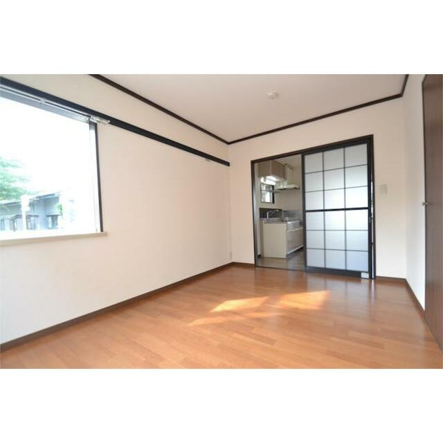 サンレイク湖畔(サンレイクコハン)の居間・リビング