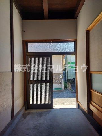 江川戸建ての玄関|ゆったりとした玄関です