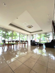 ロハス江坂のロビー|ゆとりのあるロビーです