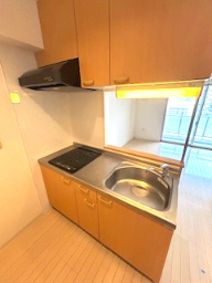 ロハス江坂のキッチン|お料理しやすいキッチンです