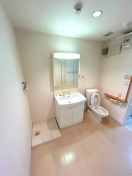 ロハス江坂の洗面所|洗面所です