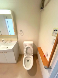 ロハス江坂のトイレ|清潔感のあるトイレです