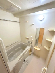 ロハス江坂の浴室|日々の疲れを癒すお風呂付です