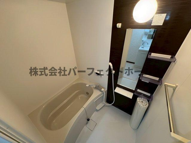 上島町テラスハウスの浴室|日々の疲れを癒すお風呂付です