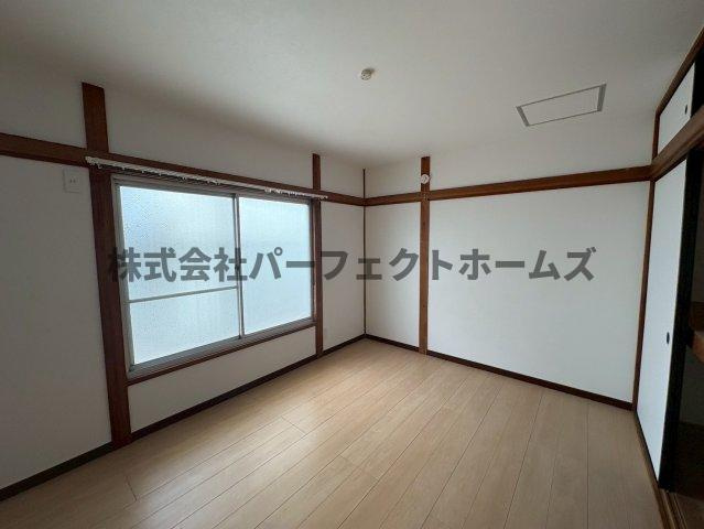 上島町テラスハウスの洋室|ゆったりした洋室です