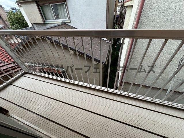 上島町テラスハウスのバルコニー|お洗濯にも便利なバルコニー付き