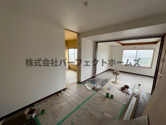 上島町テラスハウスの洋室|コンパクトで使いやすい洋室です